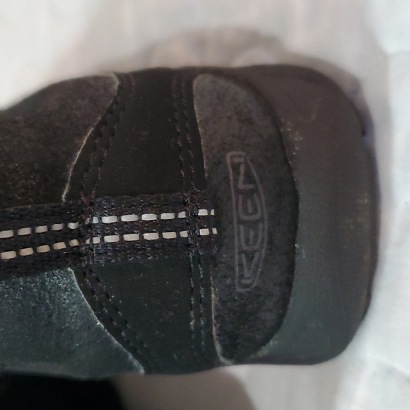 Keen Boys Black Leather Mocs Size 13 - Picture 2 of 4